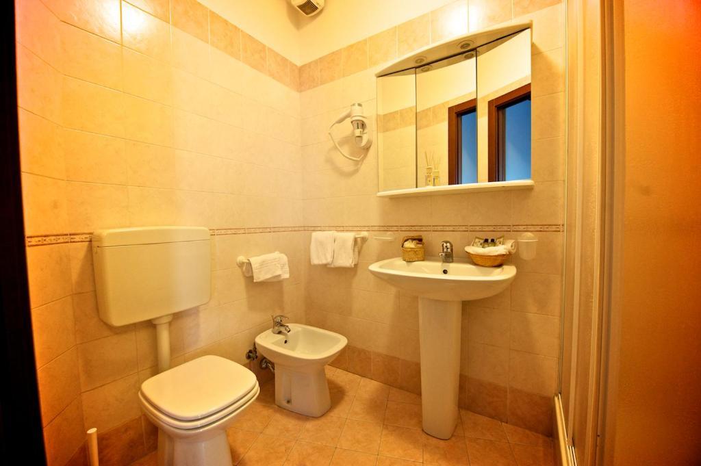 Hotel La Bussola Muggia Zimmer foto